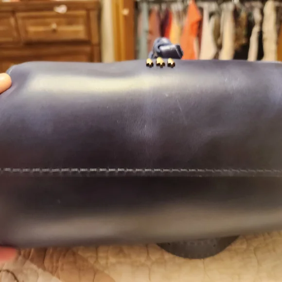 Portland Leather Goods- Nest Bucket Bag - Picture 4 of 5